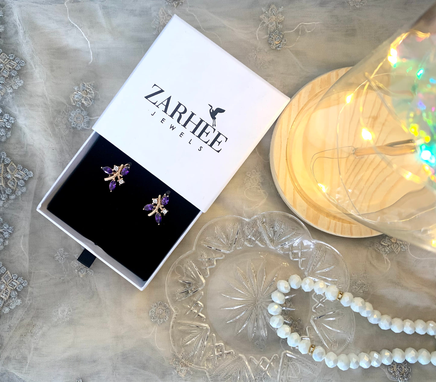 Perannial English lock stud