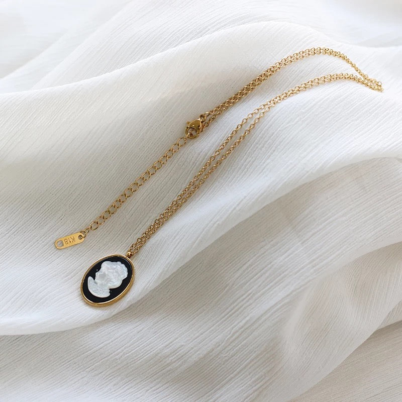 La-Perle Parisian Necklace - 18k Gold Plated